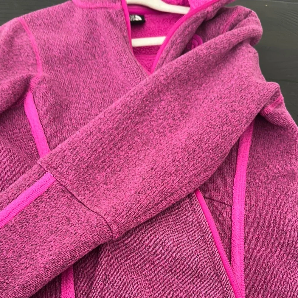 The North Face Magenta Fleece Jacket - Picture 6 of 6